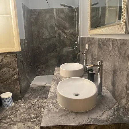 Guest house Trevi & *